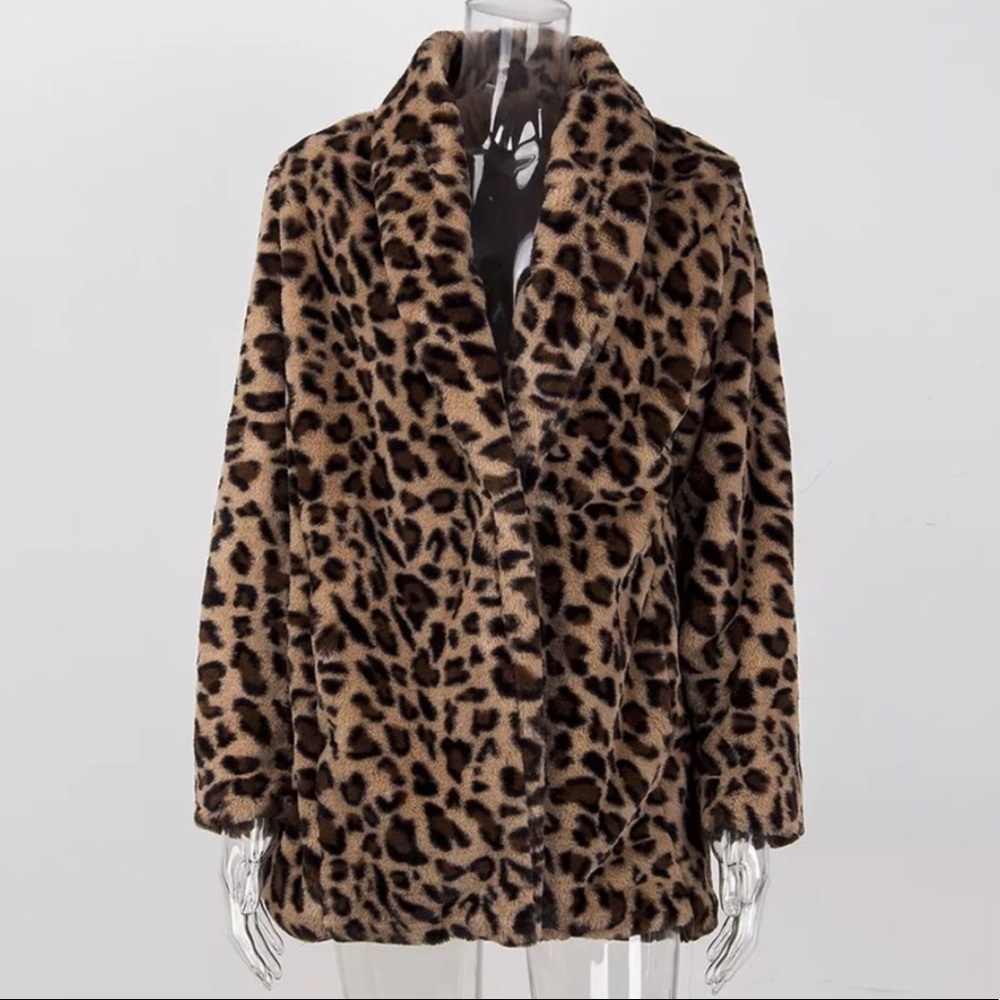 🐾Sale Last One!🐾Leopard Print Coat🐾 - Picture 6 of 7